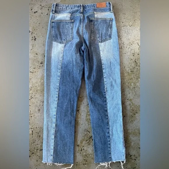 UO BDG Jessye Spliced Light/Dark Blue Straight Leg Raw Hem Jeans Size W27 L32 - Picture 5 of 6